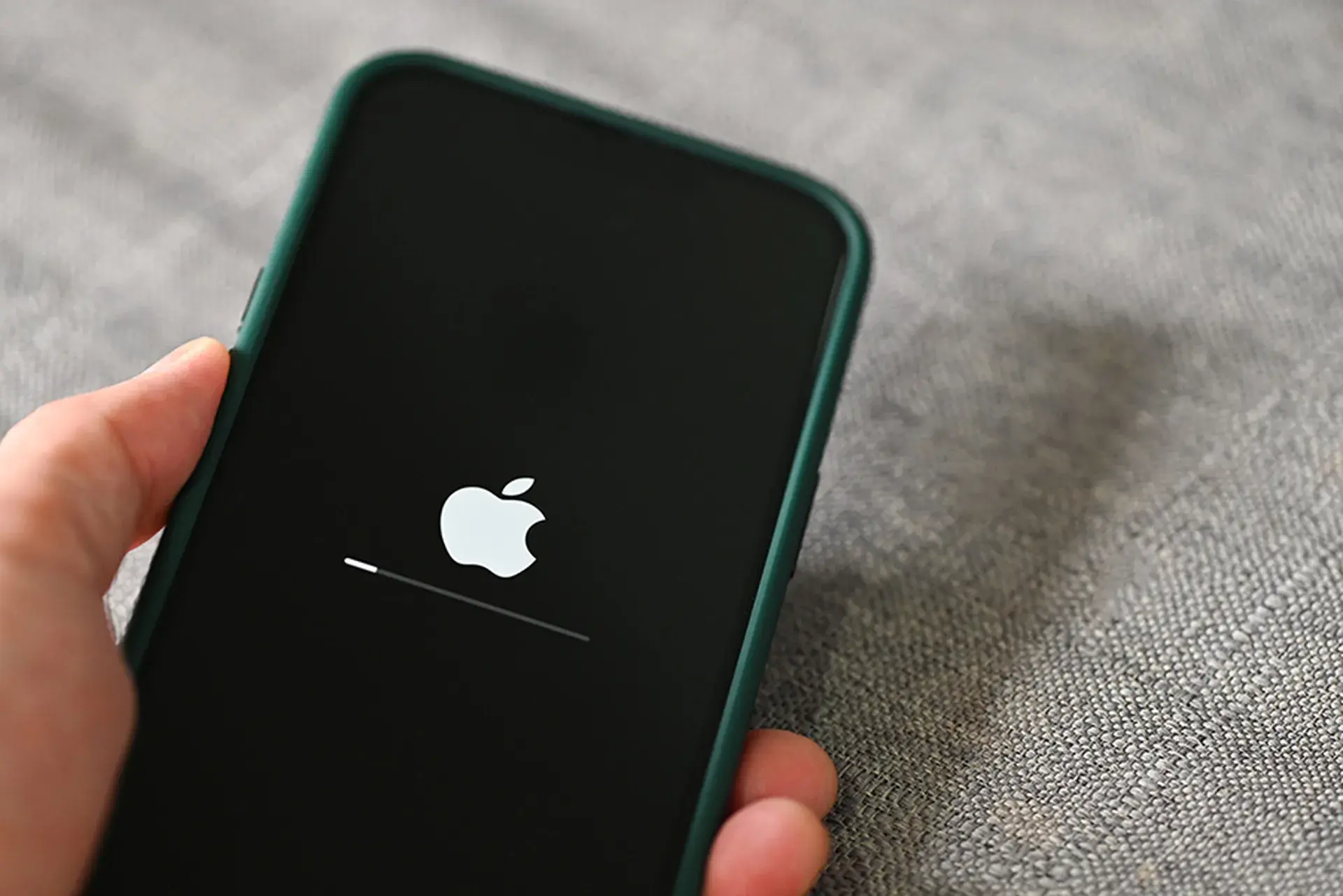 012825_iphone